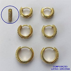 BRINCO NO BRUTO PRONTO PARA O BANHO LATÃO - (CX.117)  TRIO DE BRINCO COM 3 PARES CRAVEJADOS COM MICROS ZIRCÔNIAS - TAMANHOS: 9/11/13MM - PESO TOTAL 6,8GR - BRU14774