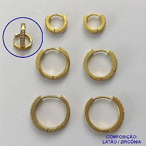 BRINCO NO BRUTO PRONTO PARA O BANHO LATÃO -  (CX.117) TRIO DE BRINCO COM 3 PARES CRAVEJADOS COM MICROS ZIRCÔNIAS - TAMANHOS: 10/15/17MM - PESO TOTAL 7,5GR - BRU14788
