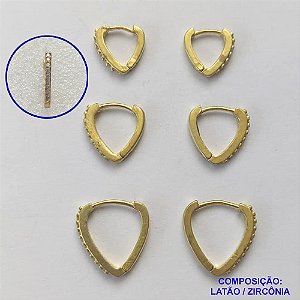 BRINCO NO BRUTO PRONTO PARA O BANHO LATÃO - (CX.117)  TRIO DE BRINCO FORMATO TRIANGULO COM 3 PARES CRAVEJADOS COM MICROS ZIRCÔNIAS - TAMANHOS: 11/13/17MM - PESO TOTAL 5,1GR - BRU14789