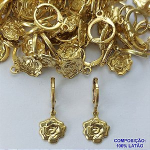 BRINCO NO BRUTO PRONTO PARA O BANHO - (CX.127)  BRINCO ARGOLINHA DE PRESSÃO (TRANQUETA)( 3414) COM PINGENTE FLOR 10MM - PESO TOTAL 1,4GR - COMPOSIÇÃO: 100% LATÃO - BRU14818
