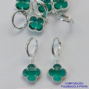 BRINCO FOLHEADO A PRATA COM 50 MILÉSIMOS + VERNIZ DIAMOND - BRINCO ARGOLINHA DE PRESSÃO (TRANQUETA) TIPO VAN CLEEF VERDE VIDRO 10MM PRA381