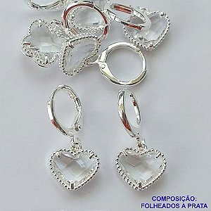 BRINCO FOLHEADO A PRATA COM 50 MILÉSIMOS + VERNIZ DIAMOND - BRINCO ARGOLINHA DE PRESSÃO (TRANQUETA)  VAN CLEEF CORAÇÃO VIDRO BRANCA 10MM PRA391