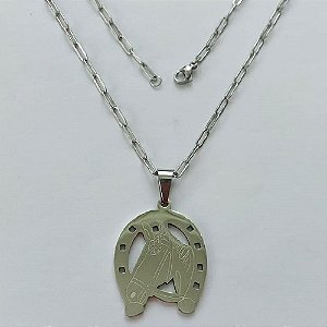 GARGANTILHA EM AÇO INOXIDÁVEL - (12753)  (CX.123)  GARGANTILHA COM CORRENTE 60CM E PINGENTE FERRADURA CAVALO 23MM - COMPOSIÇÃO: AÇO INOXIDÁVEL - AÇO1978
