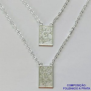 ESCAPULÁRIO FOLHEADO A PRATA COM 50 MILÉSIMOS + VERNIZ DIAMOND - ESCAPULÁRIO 60CM COM PINGENTES DEUS TE GUIE 12X18MM - PRA403