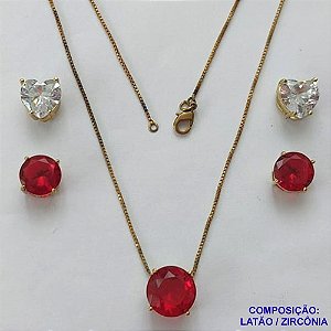CONJUNTO NO BRUTO PRONTO PARA O BANHO - CONJUNTO ALTA FUSÃO COM 2 PARES DE BRINCOS DE PINO 10X10MM E PINGENTE COM PEDRA EM ZIRCÔNIA 12X12MM VERMELHA  - PESO TOTAL 5,8GR - BRU14925