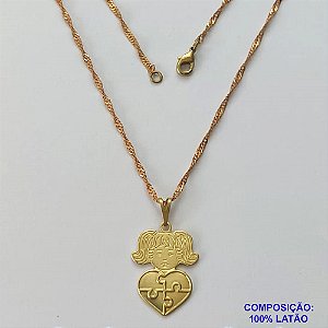 GARGANTILHA NO BRUTO PRONTO PARA O BANHO - (5735) (CX.127)  GARGANTILHA COM CORRENTE SINGAPURA 45CM E PINGENTE MENINA CORAÇÃO AUTISMO 13X25MM - PESO: 3,2GR - COMPOSIÇÃO: 100% LATÃO - BRU14986