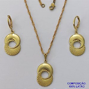 CONJUNTO NO BRUTO PRONTO PARA O BANHO - (cx.127)  CONJUNTO COM CORRENTE SINGAPURA 45CM (5749) BRINCOS ARGOLINHA DE PRESSÃO E PINGENTE REDONDO VAZADO 20MM - PESO: 7,9GR - COMPOSIÇÃO: 100% LATÃO - BRU15006