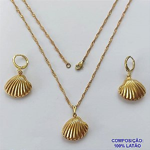 CONJUNTO NO BRUTO PRONTO PARA O BANHO (TQ303)  (CX.127)  CONJUNTO COM CORRENTE SINGAPURA 45CM COM BRINCOS ARGOLINHA DE PRESSÃO E PINGENTES CONCHAS DUPLAS 19MM - PESO TOTAL 5,6GR - COMPOSIÇÃO: 100% LATÃO - BRU15030