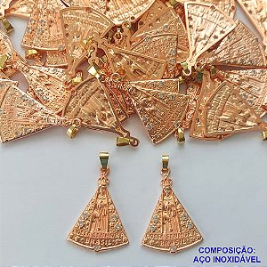 PINGENTE NO BRUTO PRONTO PARA O BANHO (CRIS)  (CX.129)  PINGENTE NOSSA SRA APARECIDA COM ZIRCÔNIAS CRISTAIS 22X32MM - PESO TOTAL 3,1GR - COMPOSIÇÃO: LATÃO / ZIRCÔNIA - BRU15032