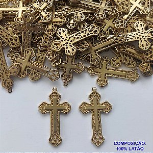 ACESSÓRIO NO BRUTO PRONTO PARA O BANHO -  (CX.130)  PINGENTE CRUCIFIXO DETALHES VAZADOS 17X30MM - (PEÇA VENDIDA POR UNIDADE) - BRU0003044