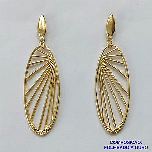 BRINCO FOLHEADO A OURO - BANHADO COM 5 MILÉSIMOS + VERNIZ DIAMOND -  BRINCO DE PINO BASE LISA  E VAZADO 15X41MM - OURO320