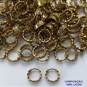 BRINCO NO BRUTO PRONTO PARA O BANHO -  (CX.130)  BRINCO ARGOLINHA DE PRESSÃO 3X12MM - PESO TOTAL 1,5GR - COMPOSIÇÃO: 100% LATÃO - BRU15051