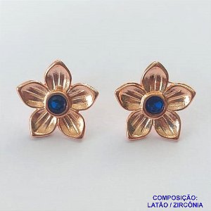BRINCO NO BRUTO PRONTO PARA O BANHO -  (CX.131) (CRIS) BRINCO DE PINO FLOR COM ZIRCÔNIA AZUL 15MM - PESO TOTAL 3,2GR - COMPOSIÇÃO: LATÃO / ZIRCÔNIA - BRU15055