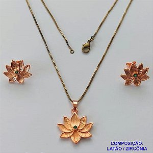 CONJUNTO NO BRUTO PRONTO PARA O BANHO - (CX.131)  (CRIS) CONJUNTO COM CORRENTE VENEZIANA 45CM E BRINCO DE PINO 15MM E PINGENTE FLOR COM ZIRCÔNIA VERDE 20MM - PESO TOTAL 5,5GR - COMPOSIÇÃO: LATÃO / ZIRCÔNIA - BRU15059