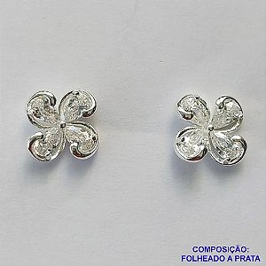 BRINCO FOLHEADA A PRATA COM 50 MILÉSIMOS + VERNIZ DIAMOND - BRINCO DE PINO FLOR COM ZIRCÔNIAS 10MM PRA493