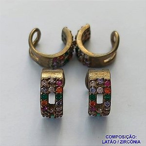 BRINCO NO BRUTO PARA BANHO - EAR CUFF COM ZIRCÔNIAS COLORIDAS - TAMANHO 4X11MM (VENDIDO POR UNIDADE) - PESO 1,2GR - COMPOSIÇÃO: LATÃO / ZIRCÔNIA - BRU15073
