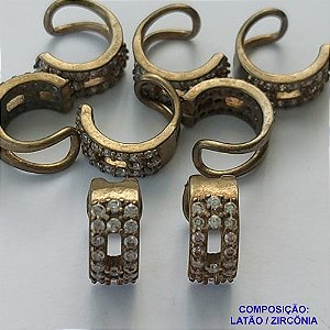 BRINCO NO BRUTO PARA BANHO - EAR CUFF COM ZIRCÔNIAS CRISTAIS - TAMANHO 4X11MM (VENDIDO POR UNIDADE) - PESO 1,2GR - COMPOSIÇÃO: LATÃO / ZIRCÔNIA - BRU15074