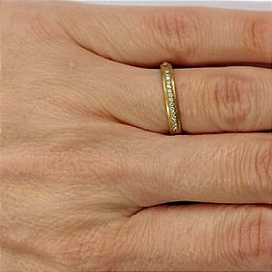 ANEL NO BRUTO PRONTO PARA O BANHO - (CX.130)  ANEL COM UMA FILEIRA EM MICROS ZIRCÔNIAS - PESO MÉDIO 2,4GR - COMPOSIÇÃO: LATÃO / ZIRCÔNIA - ANEL000491