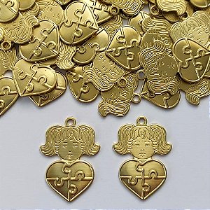 ACESSÓRIO NO BRUTO PRONTO PARA O BANHO - (5735) PINGENTE MENINA CORAÇÃO AUTISMO 13X25MM - PESO 1,4GR - COMPOSIÇÃO: 100% LATÃO (PEÇA VENDIDA POR UNIDADE) - BRU0003083
