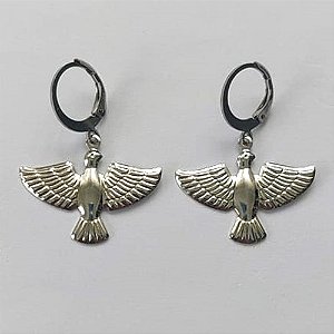 BRINCO EM AÇO INOXIDÁVEL - (CX.75)  BRINCOS ARGOLINHA DE PRESSÃO COM PINGENTE ESPÍRITO SANTO 24X18MM - COMPOSIÇÃO: AÇO INOXIDÁVEL - AÇO2103