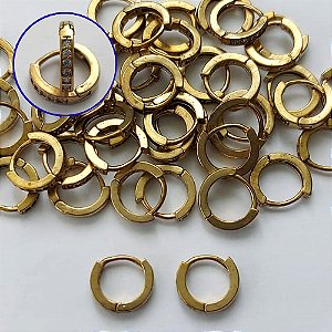 BRINCO NO BRUTO PRONTO PARA O BANHO(CX133) - BRINCO ARGOLINHA DE PRESSÃO CRAVEJADO EM MICROS ZIRCÔNIAS - TAMANHO: 2X11MM - PESO TOTAL 1,4GR - COMPOSIÇÃO: LATÃO / ZIRCÔNIA - BRU15217
