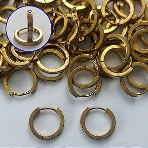 BRINCO NO BRUTO PRONTO PARA O BANHO - BRINCO ARGOLINHA DE PRESSÃO CRAVEJADO EM MICROS ZIRCÔNIAS - TAMANHO: 2X15MM - PESO TOTAL 1,9GR - COMPOSIÇÃO: LATÃO / ZIRCÔNIA - BRU15233