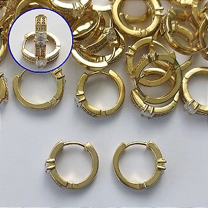 BRINCO NO BRUTO PRONTO PARA O BANHO(CX133) - BRINCO ARGOLINHA DE PRESSÃO CRAVEJADO COM MICROS ZIRCÔNIAS - TAMANHO: 4X14MM - PESO TOTAL 2,7GR - COMPOSIÇÃO: LATÃO / ZIRCÔNIA - BRU15239