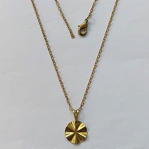 GARGANTILHA NO BRUTO PRONTA PARA O BANHO - (E1921) GARGANTILHA COM CORRENTE CADEADO COM PINGENTE REDONDO MARTELADO 11MM - PESO: 1,4GR - COMPOSIÇÃO: 100% LATÃO - BRU15294