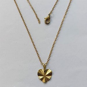 GARGANTILHA NO BRUTO PRONTA PARA O BANHO - (E1983) GARGANTILHA COM CORRENTE CADEADO COM PINGENTE CORAÇÃO MARTELADO 11MM - PESO: 1,4GR - COMPOSIÇÃO: 100% LATÃO - BRU15295