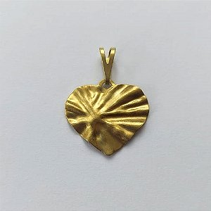 PINGENTE NO BRUTO PRONTO PARA O BANHO - (3.3392A1) PINGENTE CORAÇÃO MARTELADO 17MM - PESO: 0,5GR - COMPOSIÇÃO: 100% LATÃO - BRU15315
