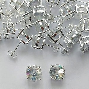 BRINCO FOLHEADA A PRATA COM 50 MILÉSIMOS + VERNIZ DIAMOND - BRINCOS DE PINO COM BASE EM ALTA FUSÃO E PEDRA  REDONDA CRISTAL 10X10MM -PRA521