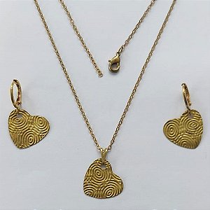 CONJUNTO NO BRUTO PRONTO PARA O BANHO - (V1270) CONJUNTO COM CORRENTE CADEADO 45CM COM BRINCOS ARGOLINHA DE PRESSÃO E PINGENTES CORAÇÃO 17MM - PESO: 3,4GR - COMPOSIÇÃO: 100% LATÃO - BRU15339
