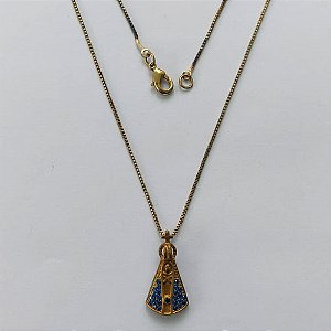 GARGANTILHA NO BRUTO PRONTA PARA O BANHO - (CX.134)  (PX000217 C001) GARGANTILHA COM CORRENTE VENEZIANA COM PINGENTE NOSSA SRA APARECIDA CRAVEJADA EM ZIRCÔNIAS AZUIS 11X21MM - PESO: 3,1GR - COMPOSIÇÃO: 100% LATÃO - BRU15360