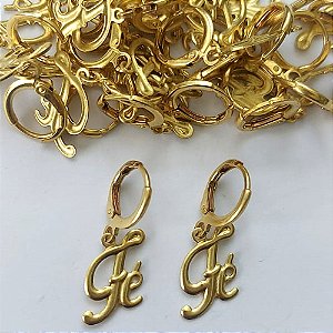 BRINCO NO BRUTO PRONTO PARA O BANHO - (E2526) BRINCO ARGOLINHA DE PRESSÃO COM PINGENTE FÉ 17MM - PESO: 1,5GR - COMPOSIÇÃO: 100% LATÃO - BRU15424