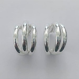 BRINCO FOLHEADA A PRATA COM 50 MILÉSIMOS + VERNIZ DIAMOND -  BRINCOS DE ARGOLAS TRIPLAS 29MM -PRA552