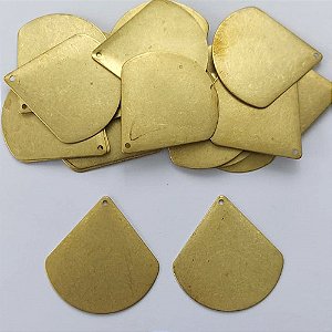ACESSÓRIO NO BRUTO PRONTO PARA O BANHO - (V1518) CHAPINHA LEQUE PARA GRAVAÇÃO 35MM - PESO TOTAL 2,6GR - COMPOSIÇÃO: 100% LATÃO - (VENDIDO POR UNIDADE) - BRU0003113