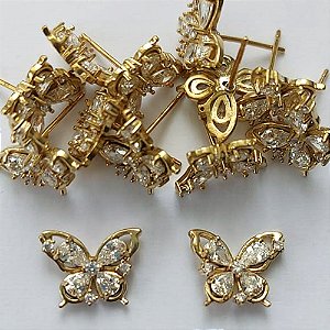 BRINCO NO BRUTO PRONTO PARA O BANHO - BRINCO DE PINO BORBOLETA CRAVEJADA COM ZIRCÔNIAS 11X14MM - COMPOSIÇÃO: LATÃO / ZIRCÔNIA - PESO TOTAL 2,2GR - BRU15464
