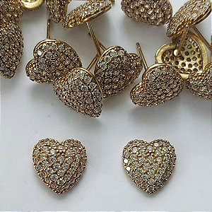 BRINCO NO BRUTO PRONTO PARA O BANHO - BRINCO DE PINO CORAÇÃO CRAVEJADO EM MICROS ZIRCÔNIAS 11MM - COMPOSIÇÃO: LATÃO / ZIRCÔNIA - PESO TOTAL 2GR - BRU15476