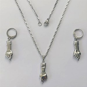 CONJUNTO EM AÇO INOXIDÁVEL(CX117) - (AÇO1012) - CONJUNTO COM CORRENTE 50CM E BRINCOS ARGOLINHA DE PRESSÃO COM PINGENTES FIGA 8X24MM - COMPOSIÇÃO: AÇO INOXIDÁVEL - AÇO2112
