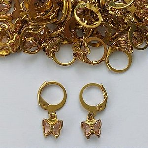 BRINCO NO BRUTO PRONTO PARA O BANHO - (CX.120)  BRINCO ARGOLINHA DE PRESSÃO BORBOLETA EM VIDRO ROSA 8MM  - PESO: 0,8GR - BRU15535