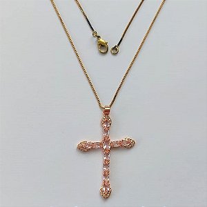 GARGANTILHA NO BRUTO PRONTO PARA O BANHO(CX63) - GARGANTILHA COM CORRENTE VENEZIANA 45CM - PINGENTE CRUCIFIXO COM ZIRCÔNIAS ROSA 28X40MM - PESO TOTAL 4,7GR - BRU15541
