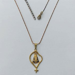 GARGANTILHA NO BRUTO PRONTO PARA O BANHO(CX66) - GARGANTILHA COM CORRENTE L- 11 45CM - PINGENTE NOSSA SENHORA APARECIDA COM MICRO ZIRCÔNIAS 16MM - PESO TOTAL 2,2GR - BRU15570