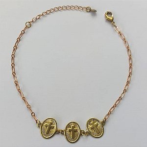 PULSEIRA NO BRUTO PRONTA PARA O BANHO (CX.25)  (3.1874A2) PULSEIRA COM 3 PINGENTES CRUCIFIXOS 18CM + EXTENSOR - PESO TOTAL 2,4GR - BRU15598