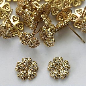 BRINCO NO BRUTO PRONTO PARA O BANHO -  (CX.136) BRINCO DE PINO FLOR CRAVEJADO EM MICROS ZIRCÔNIAS 10MM - PESO: 1,5GR - COMPOSIÇÃO: LATÃO / ZIRCÔNIA - BRU15632