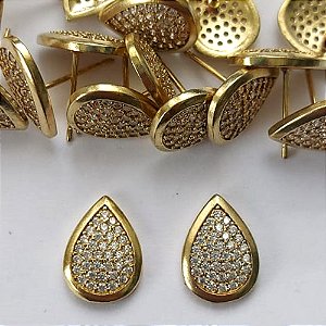 BRINCO NO BRUTO PRONTO PARA O BANHO - (CX.136)  BRINCO DE PINO GOTA CRAVEJADA EM MICROS ZIRCÔNIAS 14MM - PESO: 2,4GR - COMPOSIÇÃO: LATÃO / ZIRCÔNIA - BRU15640