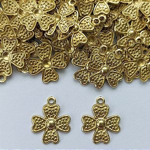 ACESSÓRIO NO BRUTO PRONTO PARA O BANHO - (V4005) TREVO 12MM COM UM FURO - PESO 0,5GR - COMPOSIÇÃO: 100% LATÃO (PEÇA VENDIDA POR UNIDADE) - BRU0003155