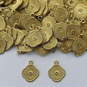 ACESSÓRIO NO BRUTO PRONTO PARA O BANHO - (V3997/1A) TREVO 10MM COM UM FURO - PESO 0,5GR - COMPOSIÇÃO: 100% LATÃO (PEÇA VENDIDA POR UNIDADE) - BRU0003156