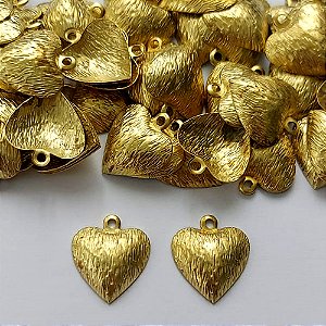 ACESSÓRIO NO BRUTO PRONTO PARA O BANHO - (V3971) (CX.124) CORAÇÃO 16MM COM UM FURO - PESO 0,6GR - COMPOSIÇÃO: 100% LATÃO (PEÇA VENDIDA POR UNIDADE) - BRU0003159