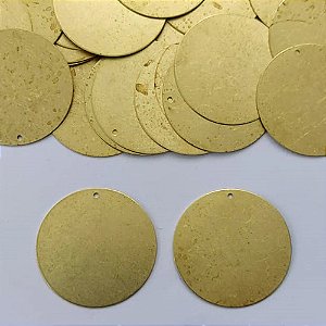 ACESSÓRIO NO BRUTO PRONTO PARA O BANHO - (CX.18)  (V869) PLAQUINHA REDONDA LISA PARA GRAVAÇÃO 28MM COM UM FURO - PESO 2GR (VENDIDO POR UNIDADE) - BRU0003166