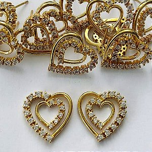 BRINCO NO BRUTO PRONTO PARA O BANHO -   (CX.135) (BX002969W) BRINCO DE PINO CORAÇÃO VAZADO CRAVEJADO EM MICROS ZIRCÔNIAS 15MM - PESO: 2,4GR - COMPOSIÇÃO: LATÃO / ZIRCÔNIA - BRU15731